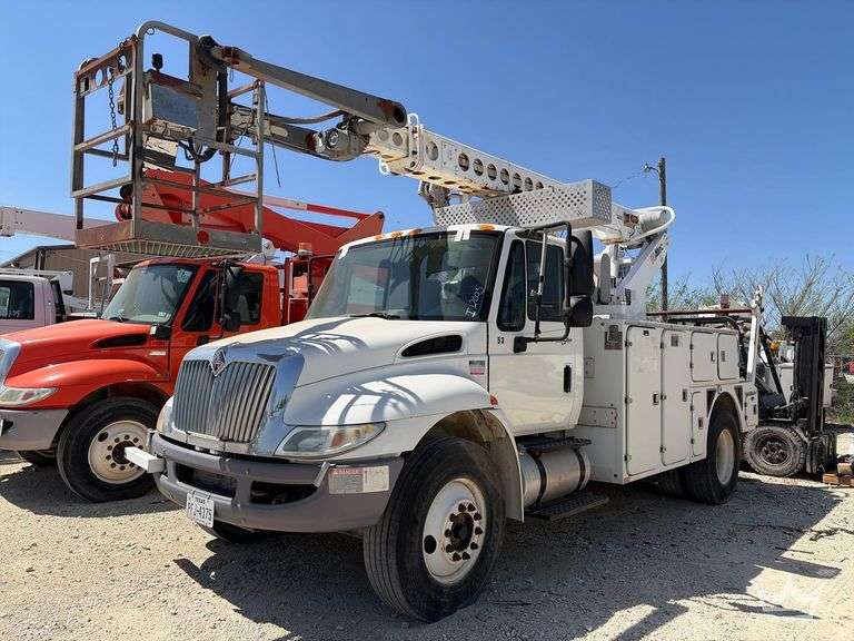 2011 International DuraStar 4300 Altec AT40C 34ft. Bucket Truck
