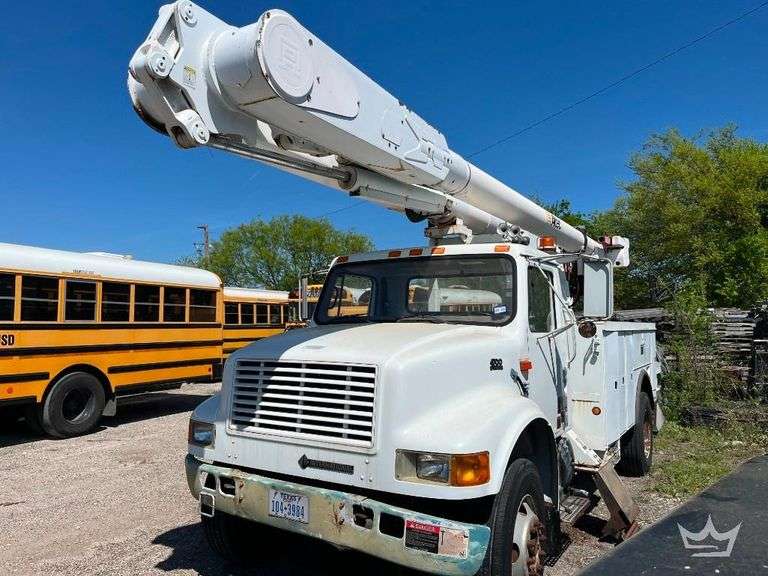 2000 International 4700 Altec AM655 55ft. Bucket Truck