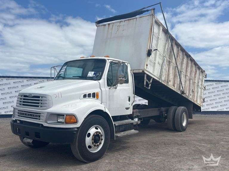 2002 Sterling M8500 Acterra Landscape Dump Truck