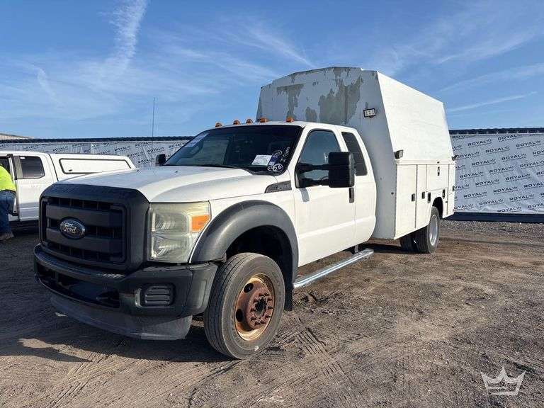 2016 Ford F-550 Ext. Cab Enclosed Service Truck with Liftgate