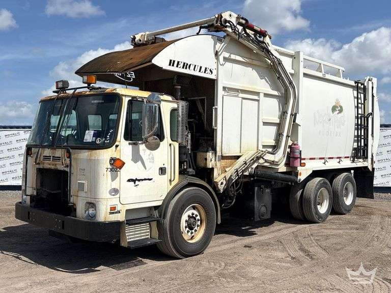 2017 Autocar Xpeditor T/A EZ-Pack 40yd. Front Loader Garbage Truck
