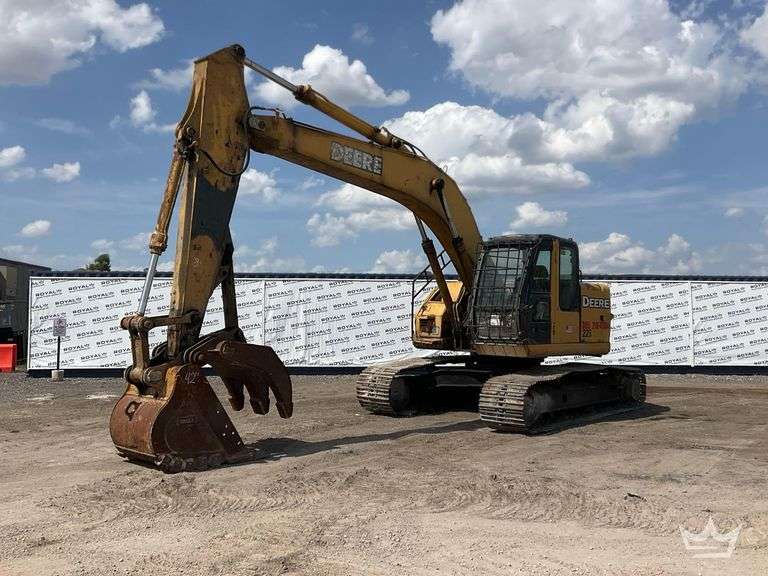 2005 John Deere 225CLE Hydraulic Excavator