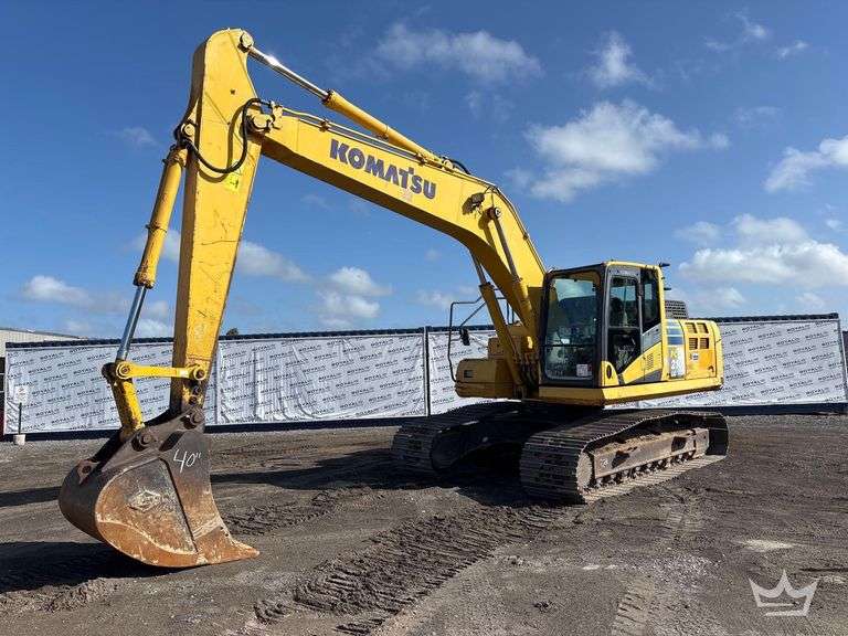 2015 Komatsu PC210LC-11 Hydraulic Excavator