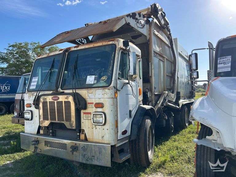2019 Peterbilt 520 T/A EZ-Pack 40Yd Front Loader Garbage Truck