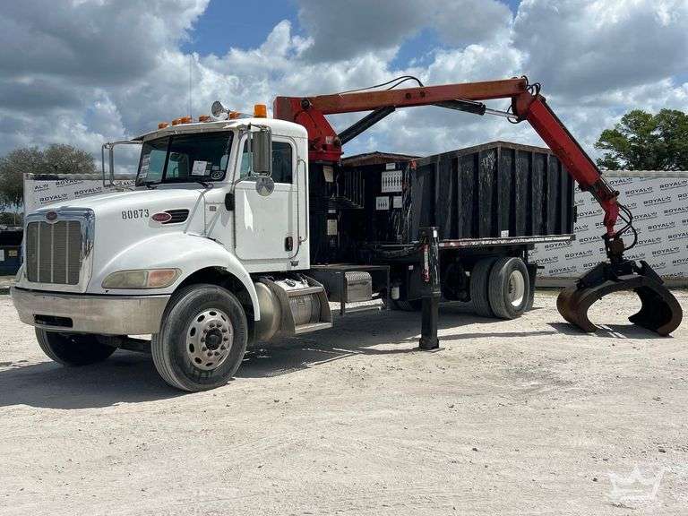2009 Peterbilt 335 Pac-Mac KBF-20H Forestry Grapple Truck