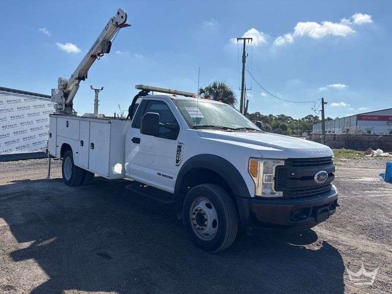 2017 Ford F-450 Liftmoore 2550 5,000 lb. Crane Service Truck