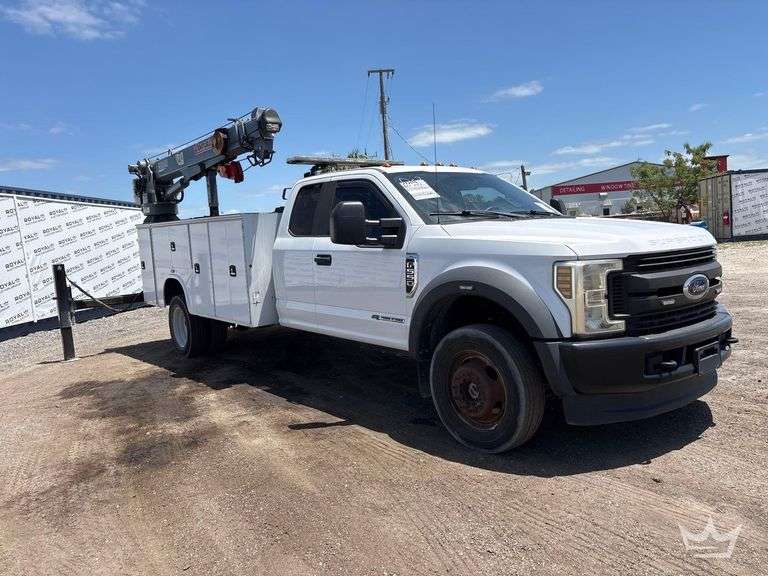 2019 Ford F-550 4x4 Venturo HT40K-X 6,000 lb. Crane Service Truck