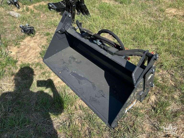 2025 Wolverine Mini Skid Steer Combination Bucket