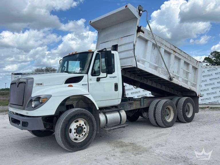 2013 International WorkStar 7600 T/A Dump Truck