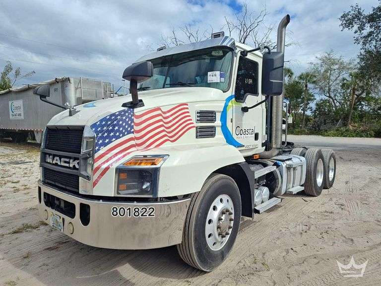 2022 Mack Anthem T/A Wet Kit Day Cab Truck Tractor