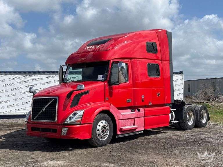 2017 Volvo VNL T/A Sleeper Cab Truck Tractor