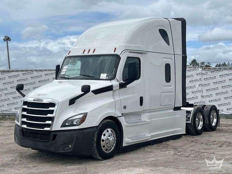 2024 Freightliner Cascadia 126 T/A Sleeper Cab Truck Tractor