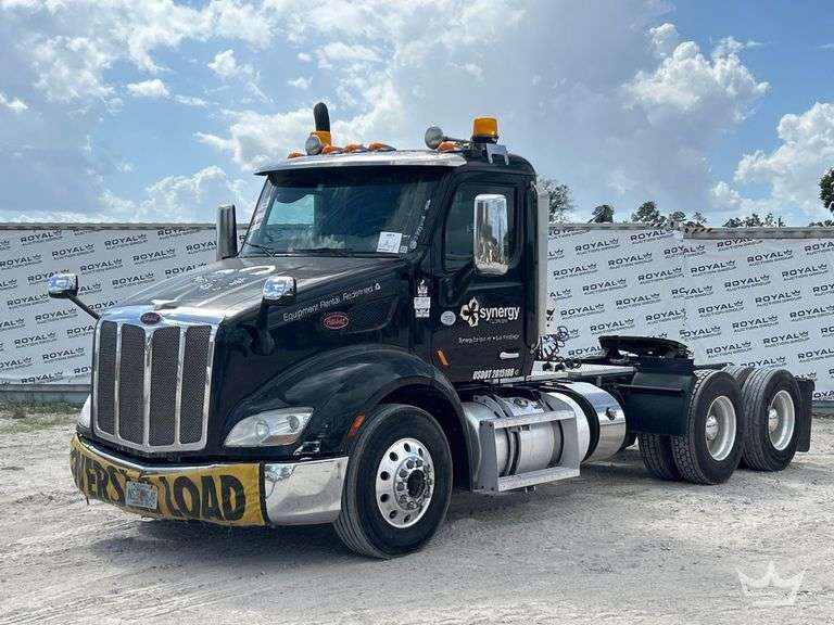2019 Peterbilt 579 T/A Wet Kit Day Cab Truck Tractor