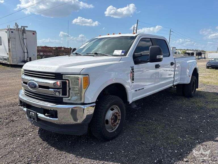 2019 Ford F-350 4x4 Crew Cab Pickup Truck