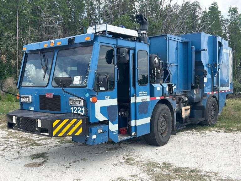 2018 Lodal EVO MAG-20 20yd Side Loader Garbage Truck
