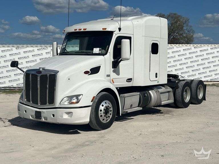 2019 Peterbilt 579 T/A Sleeper Cab Truck Tractor