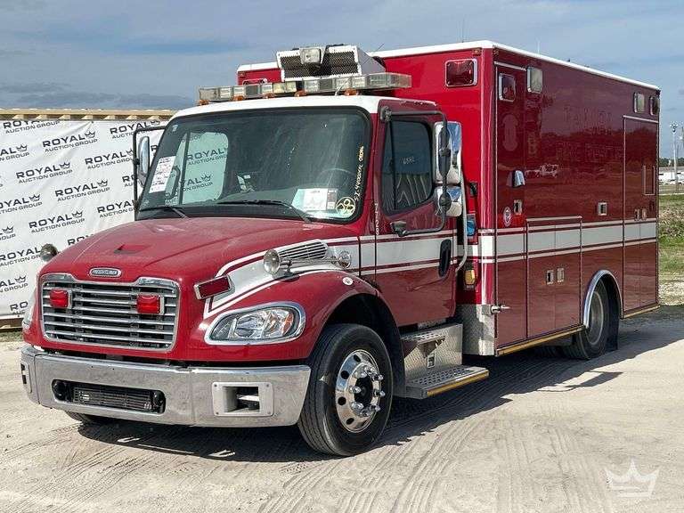 2005 Freightliner FLD120 Ambulance