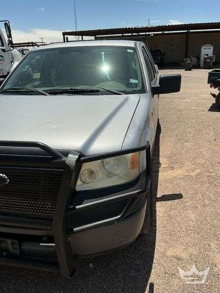 2008 Ford F-150 Crew Cab Pickup Truck with Liftgate