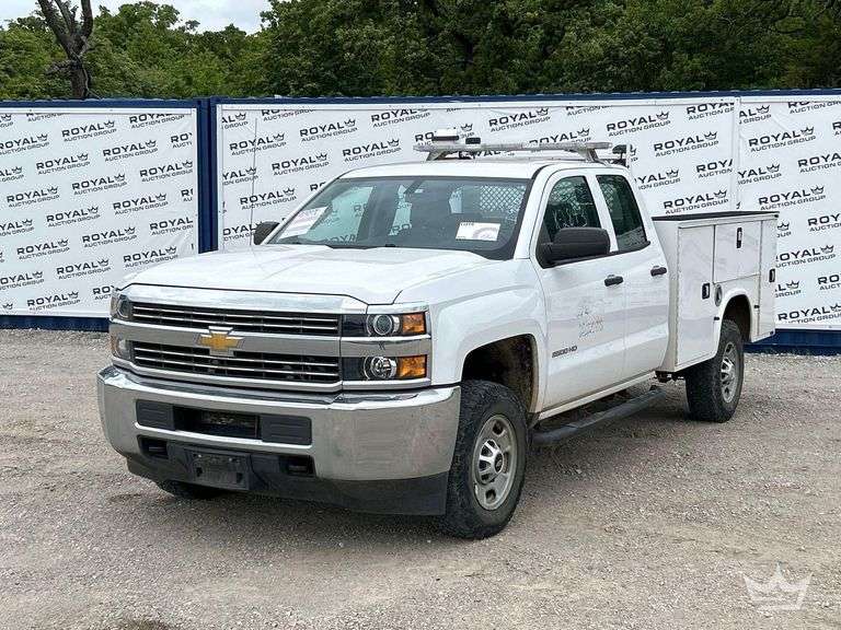 2015 Chevrolet Silverado 2500HD Crew Cab Knapheide Service Truck