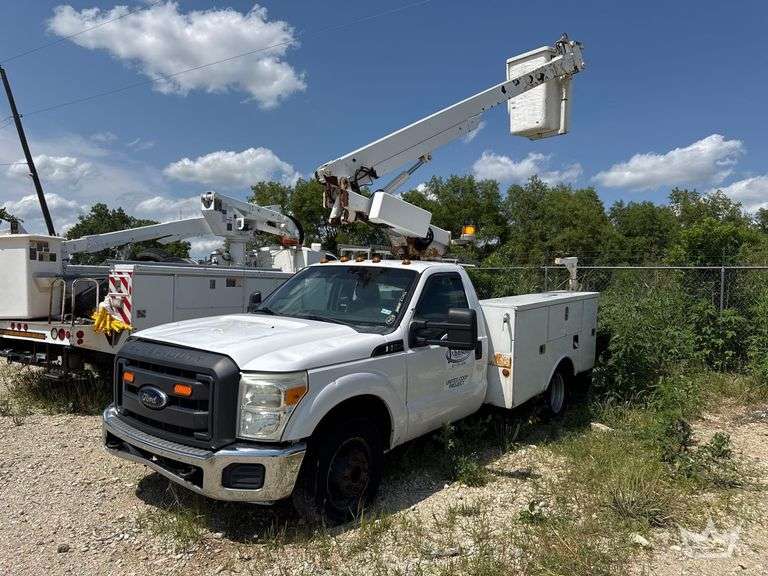 2012 Ford F-350 Altec Bucket Truck