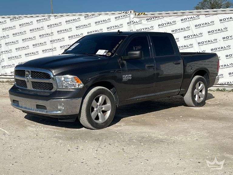 2022 Ram 1500 Classic Crew Cab Pickup Truck