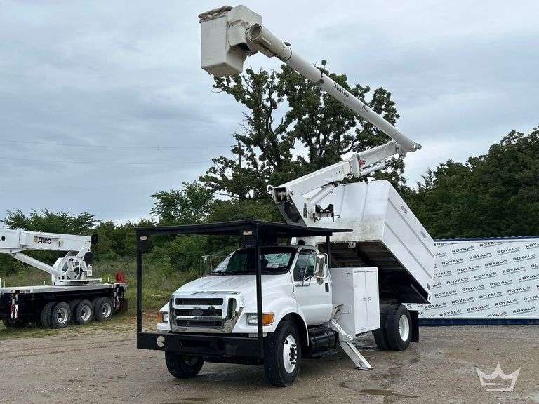2015 Ford F-750 Altec LR756 56ft. Forestry Bucket Chipper Truck
