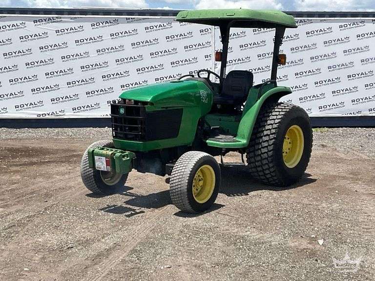 1998 John Deere 4600 43HP Utility Tractor