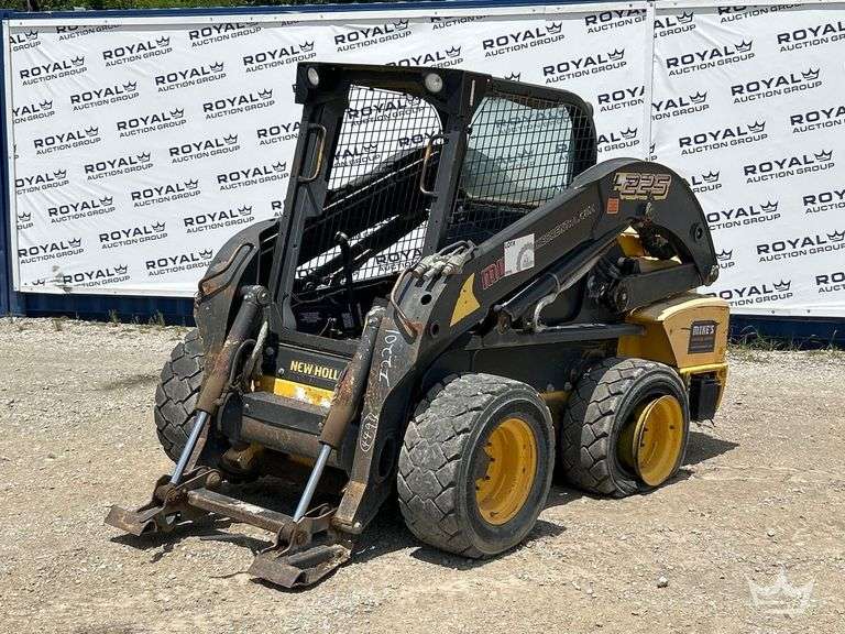 2011 New Holland L225 Compact Wheel Loader Skid Steer