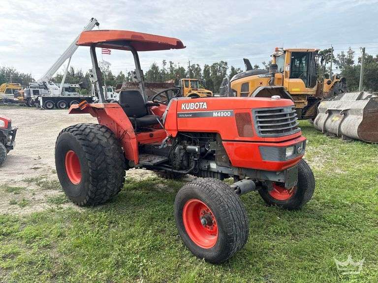 2002 Kubota M4900 61HP Utility Tractor
