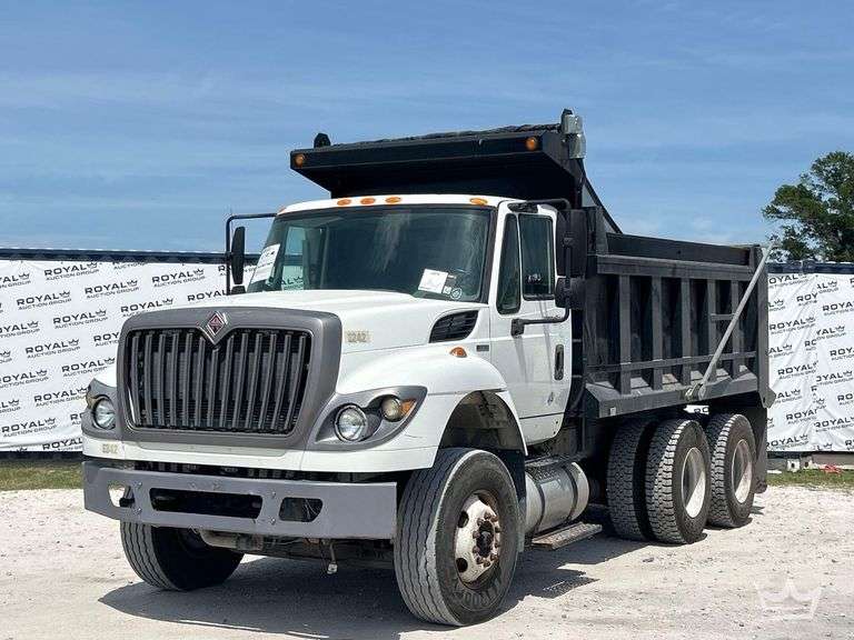 2013 International WorkStar 7600 T/A Dump Truck