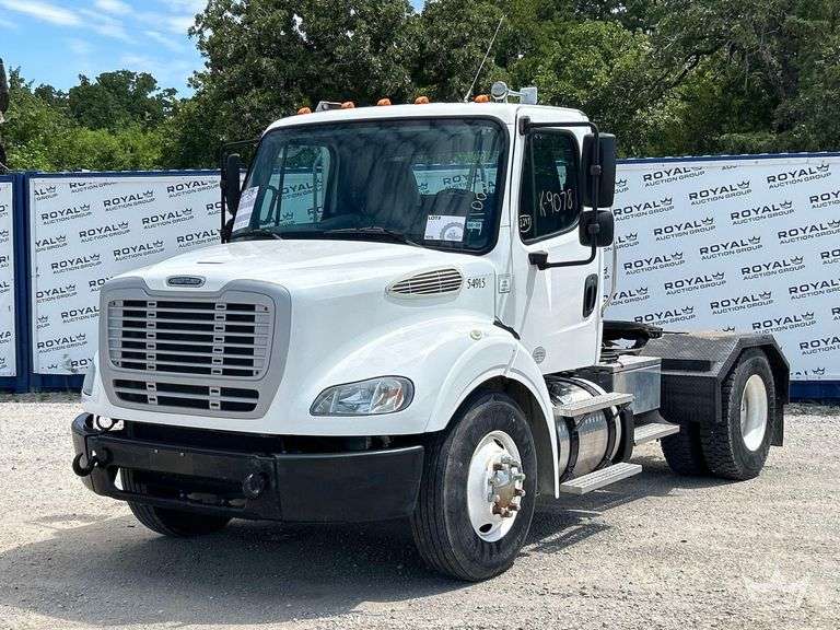 2014 Freightliner M2 106 T/A Wet Kit Day Cab Truck Tractor