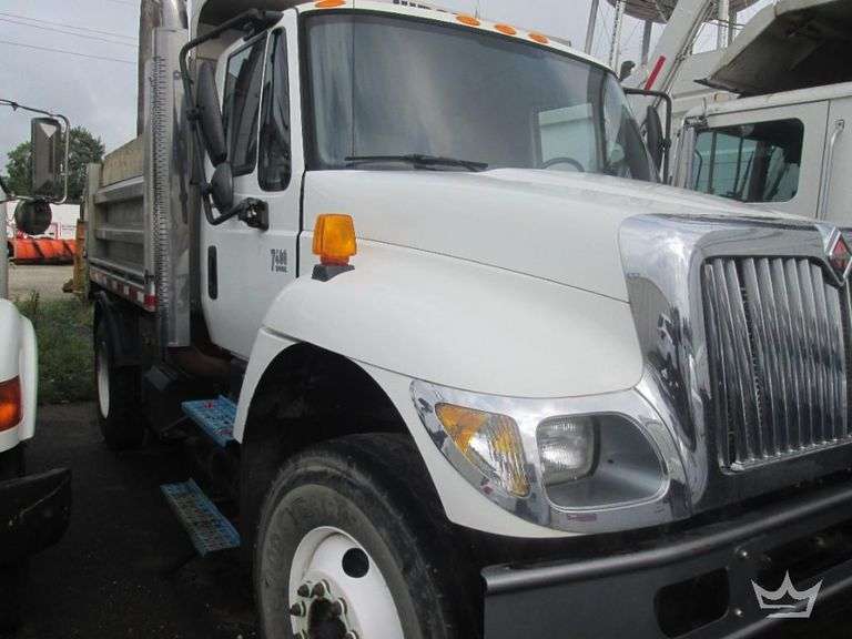 2004 International 7400 Henderson 10 TELE 30 304SS S/A Dump Truck