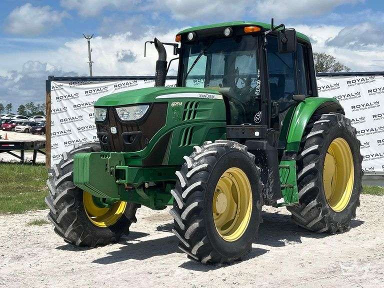 2014 John Deere 6125M 125HP 4WD Agricultural Tractor