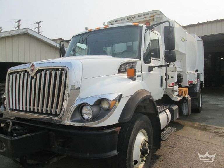 2011 International WorkStar 7400 Labrie AURH 22yd Side Loader Garbage Truck
