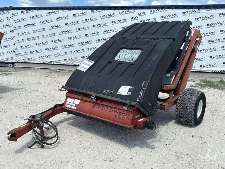 2007 Toro Pro Sweep 5200 Turf Sweeper Tractor Attachment
