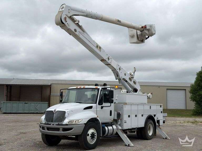 2017 International DuraStar 4300 Altec AA55 55ft. Material Handling Bucket Truck