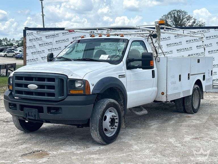 2006 Ford F-450 Service Truck w/ Liftgate