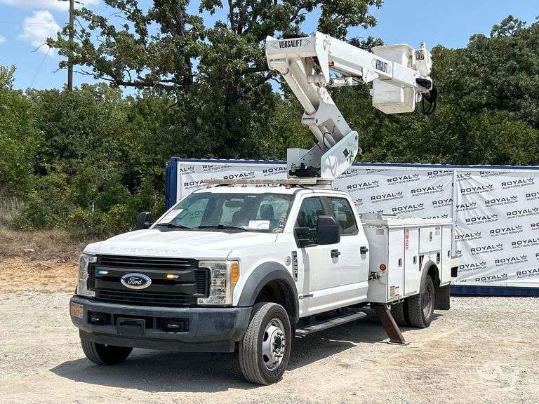 2017 Ford F-550 Crew Cab Versalift VST 40I 40ft. Material Handling Bucket Truck