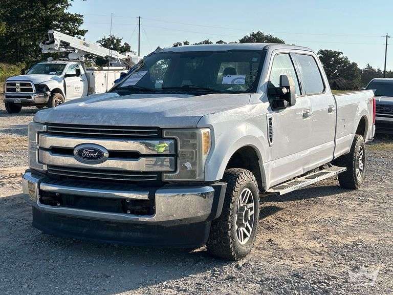 2017 Ford F-250 4x4 Crew Cab Pickup Truck