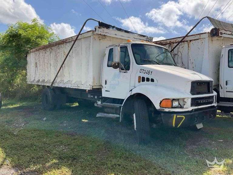 2002 Sterling M8500 Acterra S/A Dump Truck
