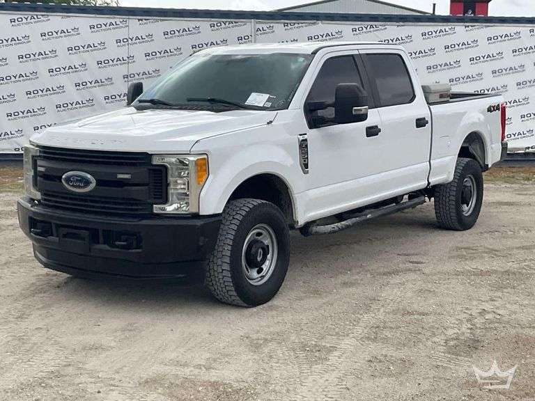 2017 Ford F-250 4x4 Crew Cab Pickup Truck