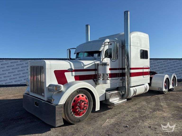 2005 Peterbilt 379 T/A Sleeper Cab Truck Tractor