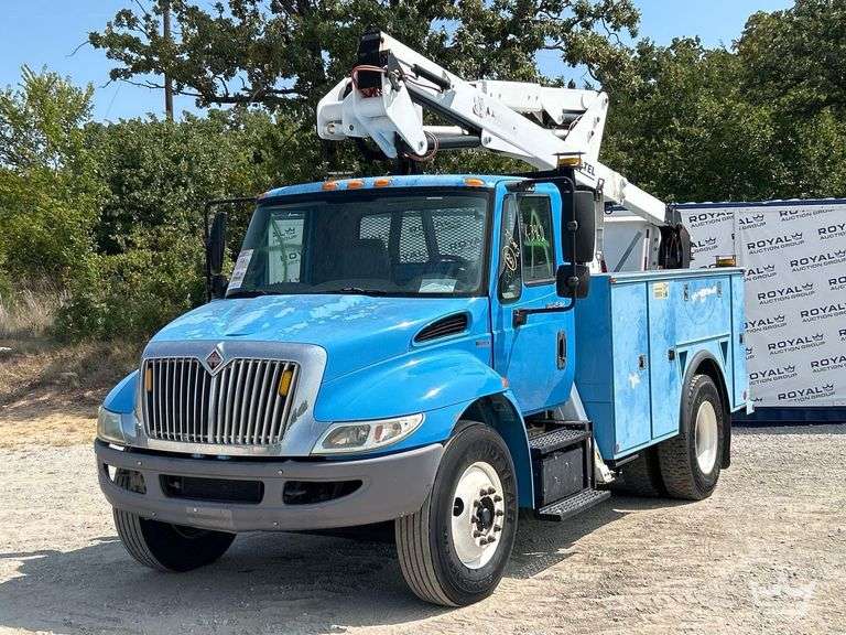2011 International DuraStar 4300 UTLI46A 40ft. Bucket Truck