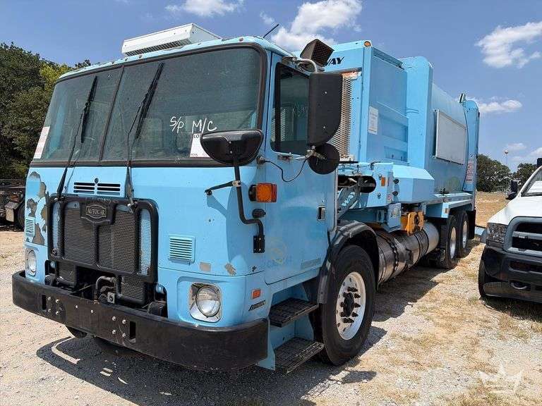 2014 Autocar Xpeditor New Way 29yd. Side Loader Garbage Truck