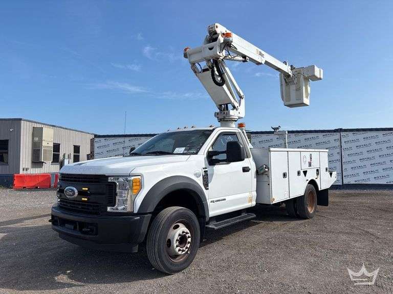 2017 Ford F-450 Altec AT235 35ft. Bucket Truck