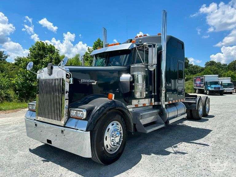 2000 Kenworth W900 T/A Sleeper Cab Truck Tractor