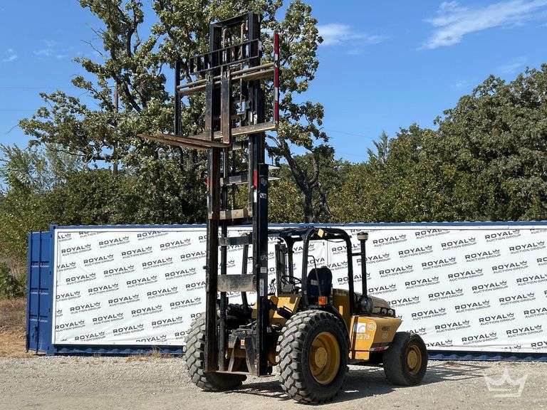 2001 Eagle Picher RT80 4WD 8,000lb. Rough Terrain Straight Mast Forklift