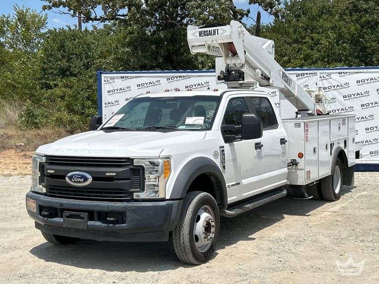 2017 Ford F-550 Crew Cab Versalift VST 40I 40ft. Material Handling Bucket Truck