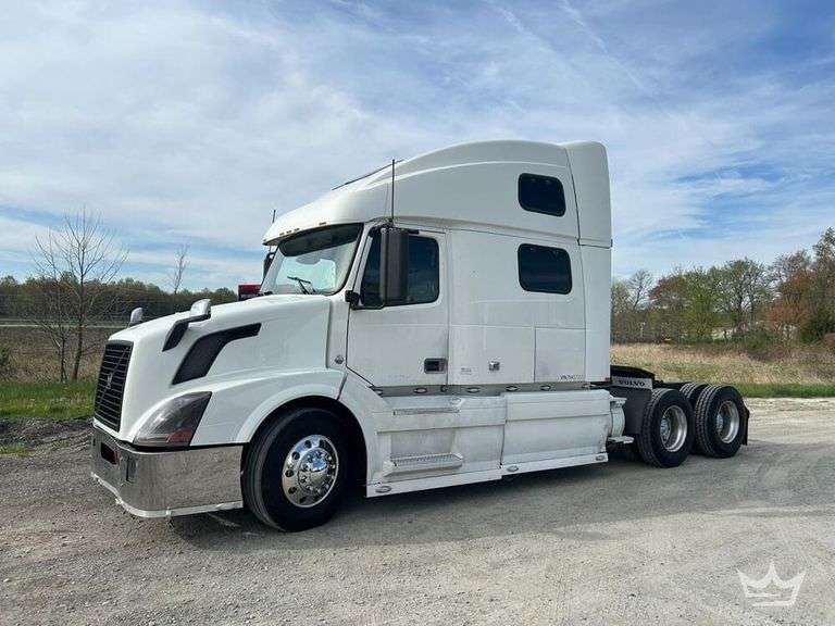 2007 Volvo VNL780 T/A Sleeper Cab Truck Tractor