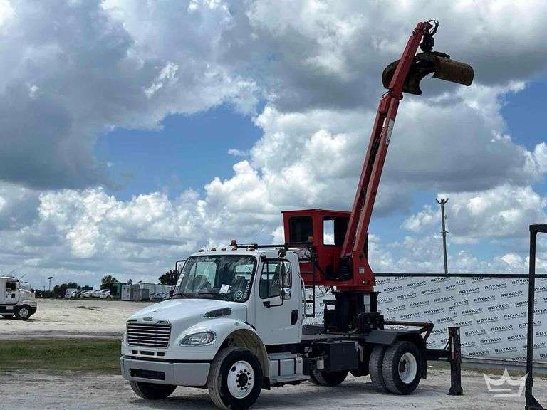 2018 Freightliner M2 106 Pac-Mac KBF-20H Rear Steer Grapple Truck
